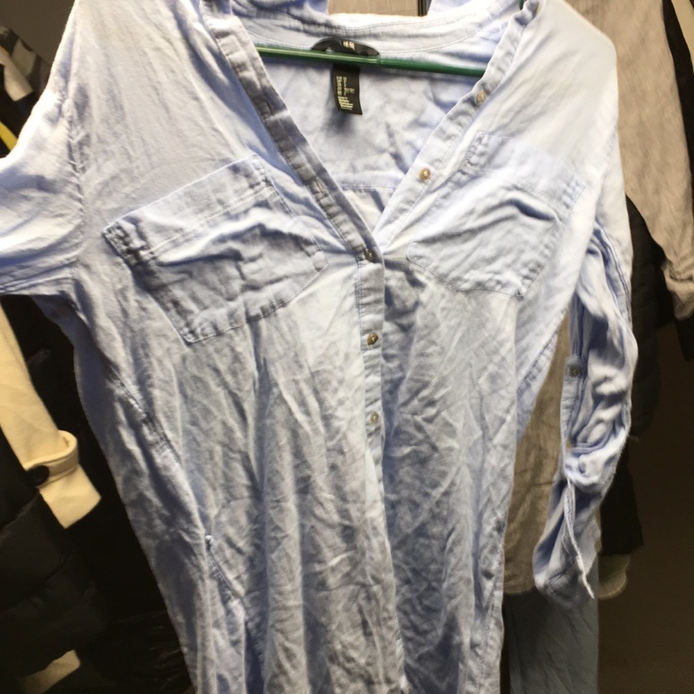 H&M size 2 shirt